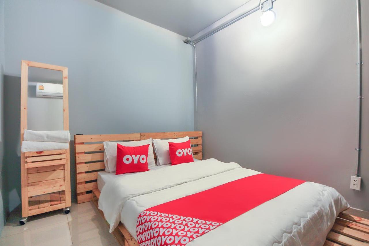 Oyo 421 Guyasuka Hostel & Cafe Bangkok Exteriér fotografie